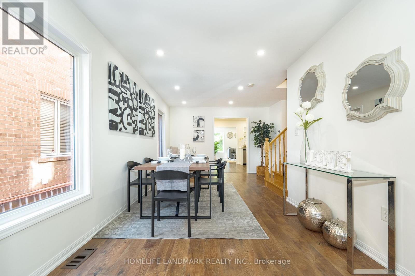 Property at 139 DOUGHERTY CRESCENT image 3