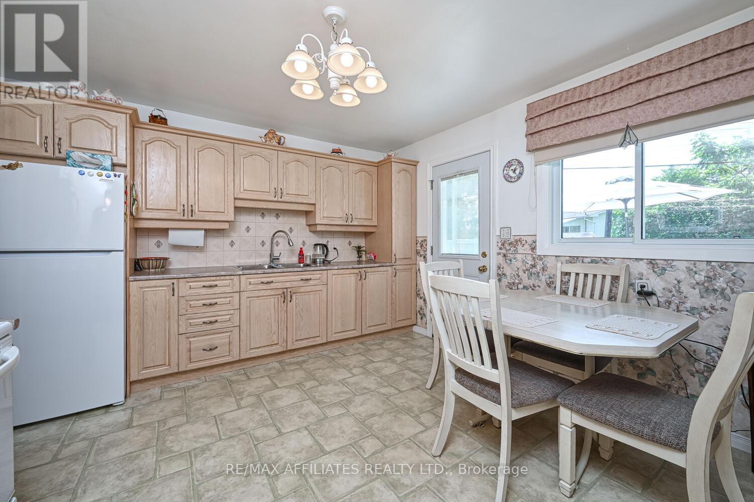 5 Ross Street W, Smiths Falls, Ontario  K7A 4L4 - Photo 19 - X12266553