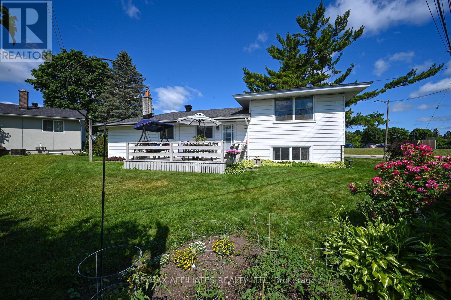 5 Ross Street W, Smiths Falls, Ontario  K7A 4L4 - Photo 35 - X12266553