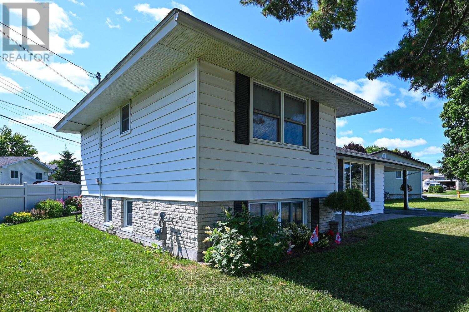 5 Ross Street W, Smiths Falls, Ontario  K7A 4L4 - Photo 6 - X12266553