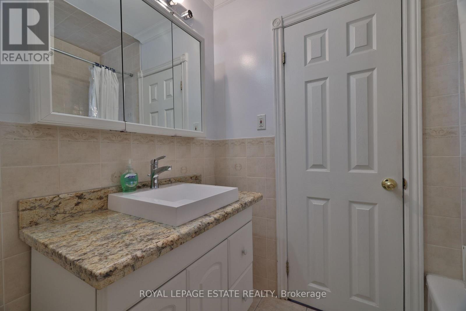 1279 Weston Road, Toronto, Ontario  M6M 4R2 - Photo 16 - W12266511
