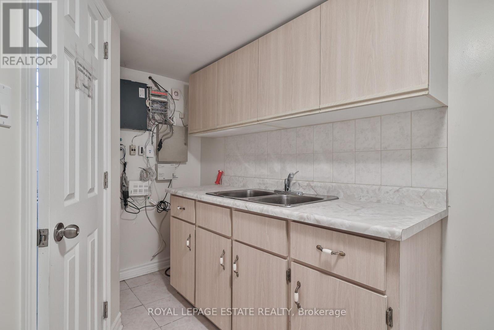 1279 Weston Road, Toronto, Ontario  M6M 4R2 - Photo 21 - W12266511