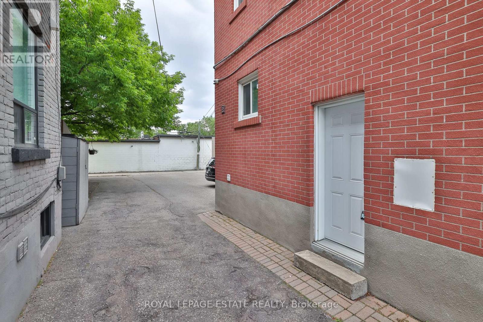 1279 Weston Road, Toronto, Ontario  M6M 4R2 - Photo 28 - W12266511