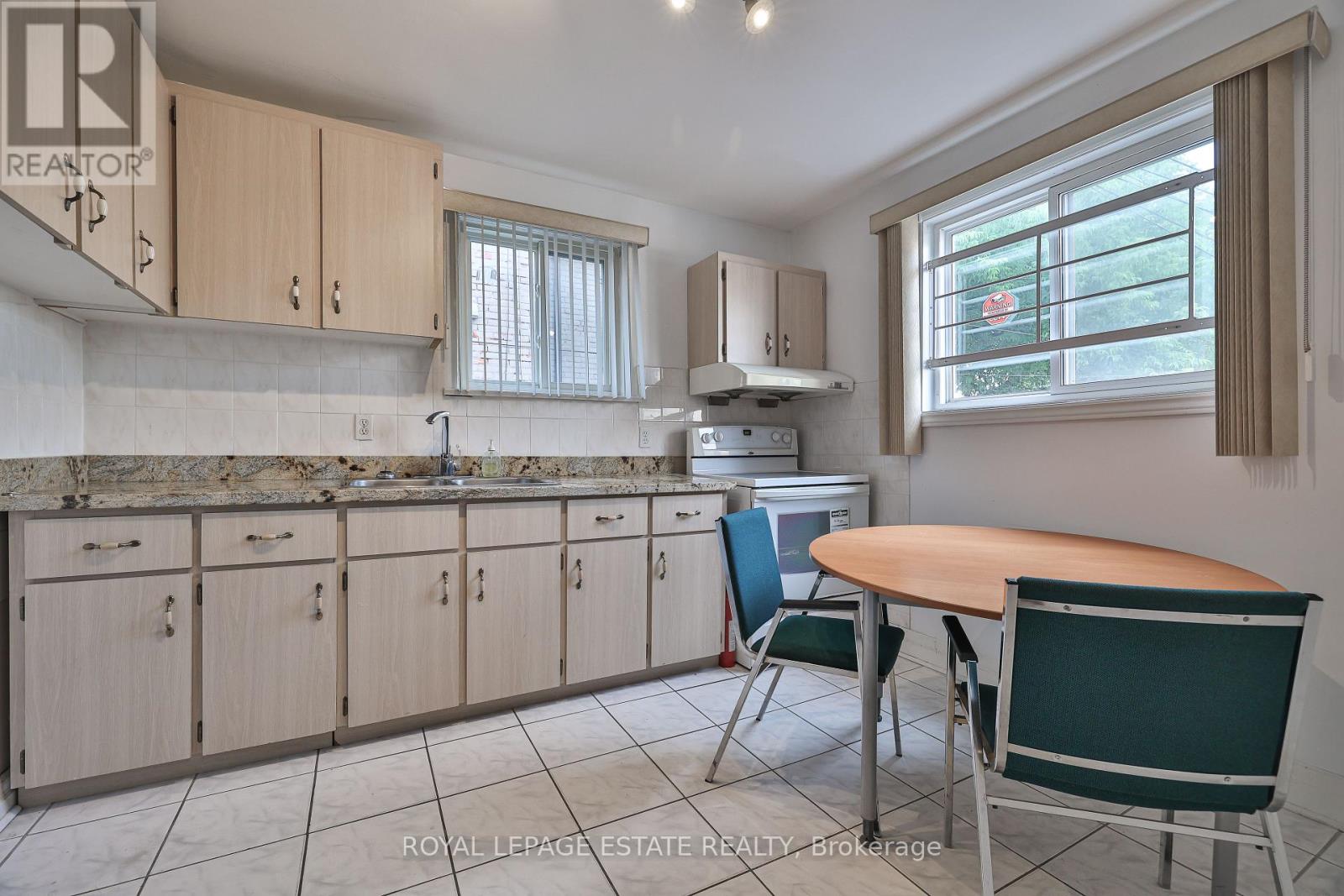 1279 Weston Road, Toronto, Ontario  M6M 4R2 - Photo 8 - W12266511