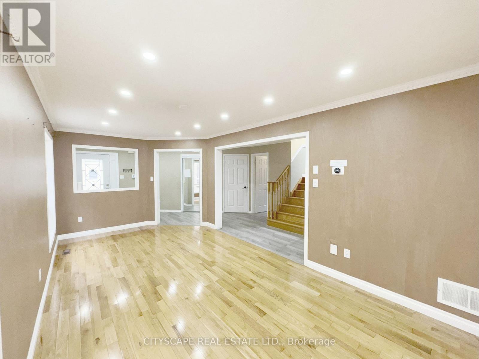3310 Crimson King Circle, Mississauga, Ontario  L5W 8M8 - Photo 15 - W12266539