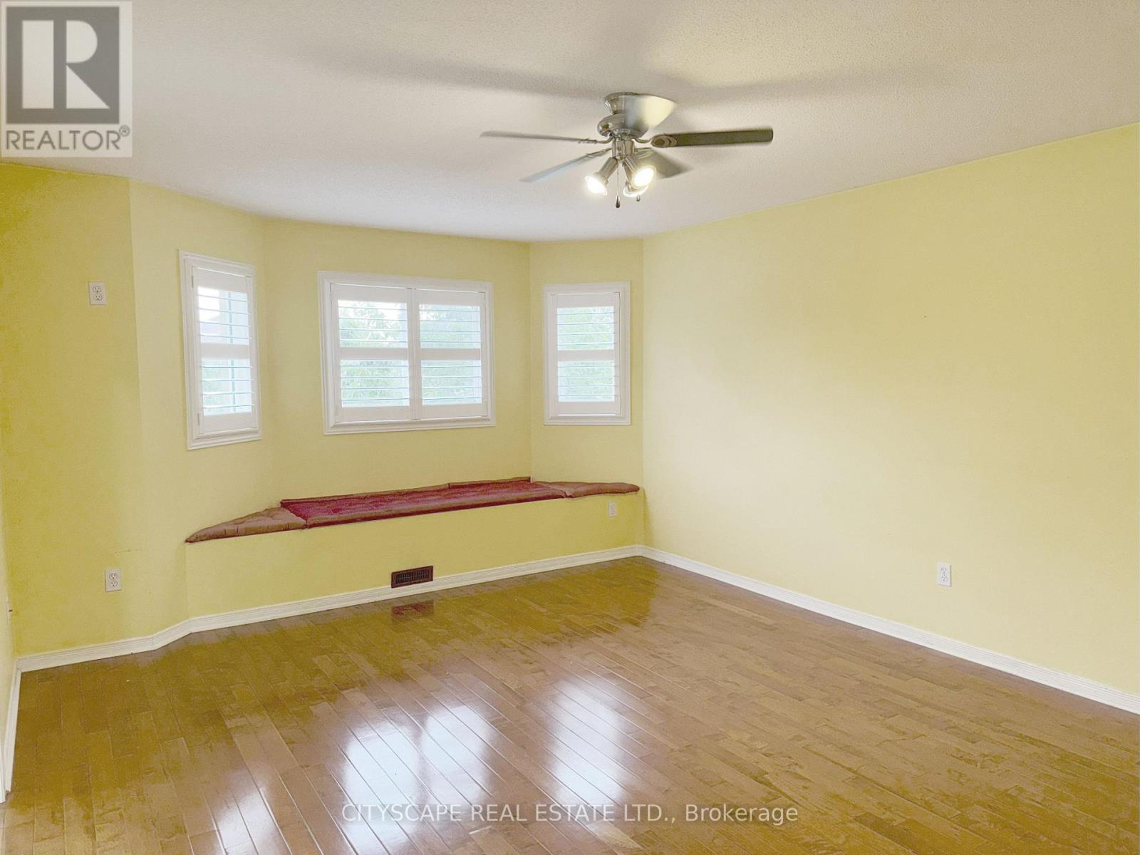 3310 Crimson King Circle, Mississauga, Ontario  L5W 8M8 - Photo 18 - W12266539