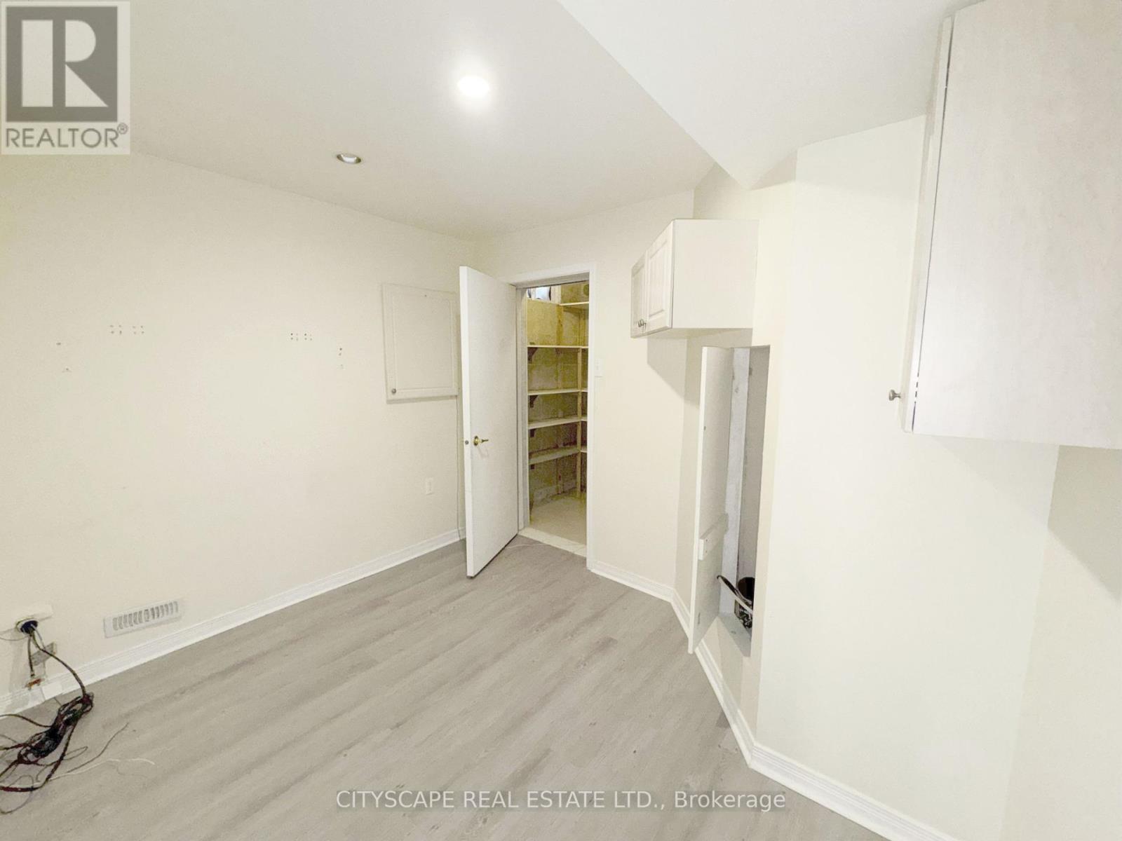 3310 Crimson King Circle, Mississauga, Ontario  L5W 8M8 - Photo 38 - W12266539