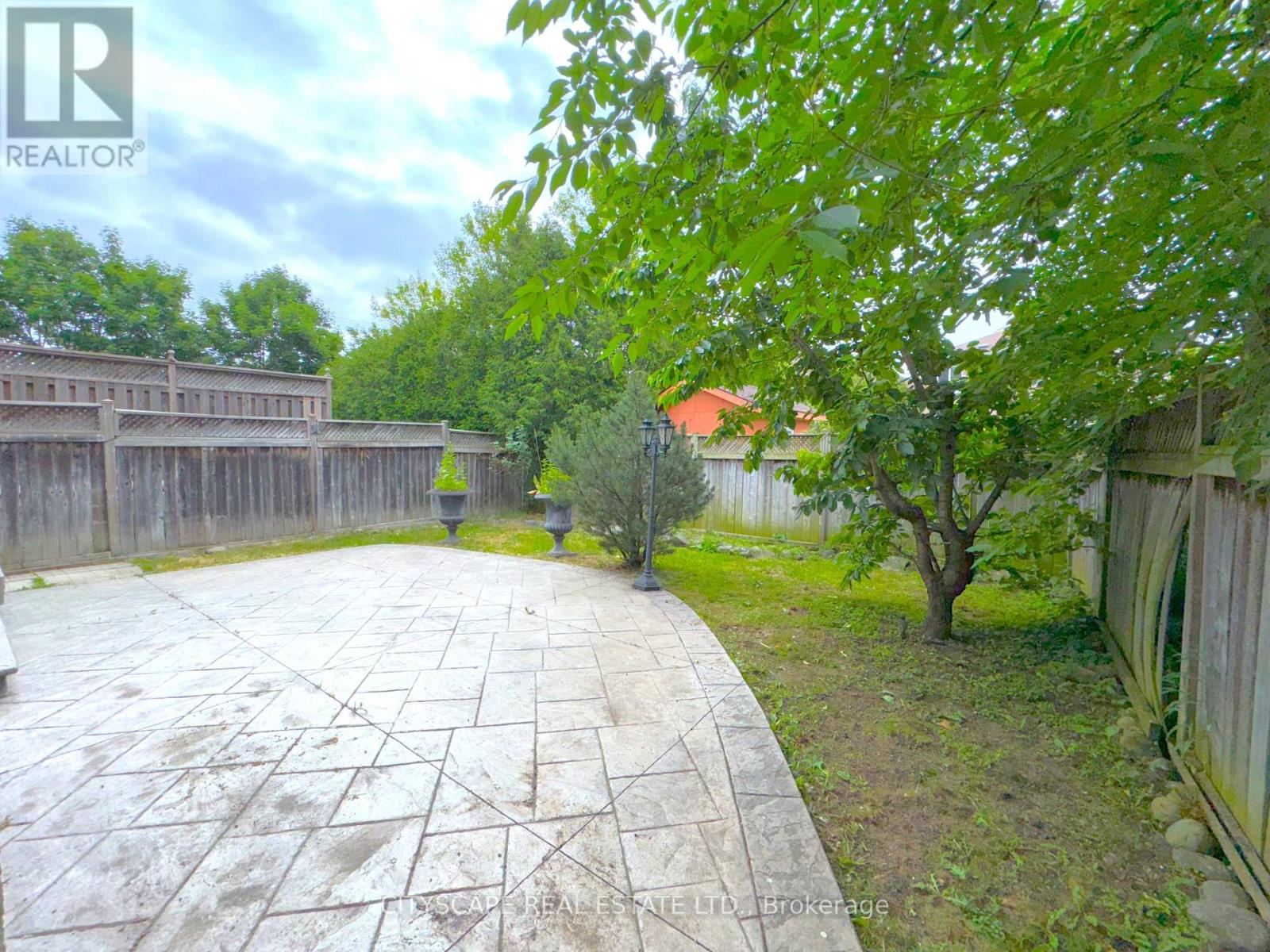 3310 Crimson King Circle, Mississauga, Ontario  L5W 8M8 - Photo 47 - W12266539