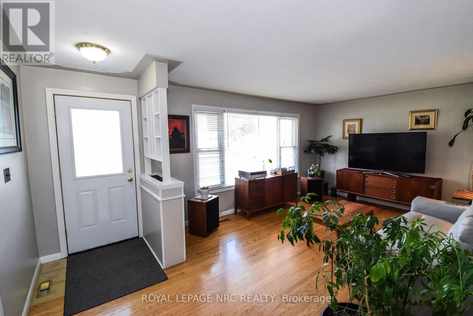Property at 4 COURT STREET image 3