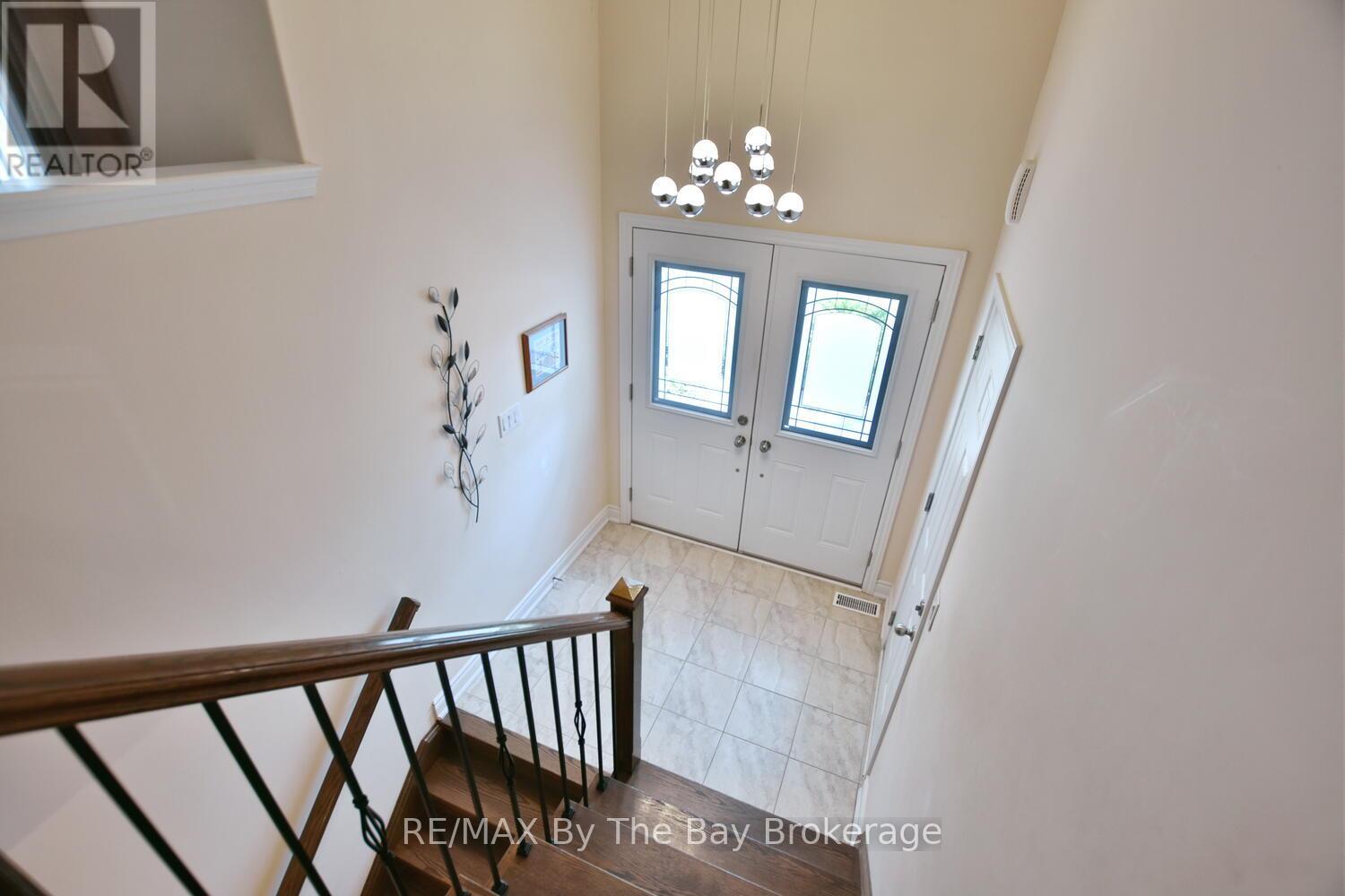 Property at 142 SUNNIDALE ROAD S image 3