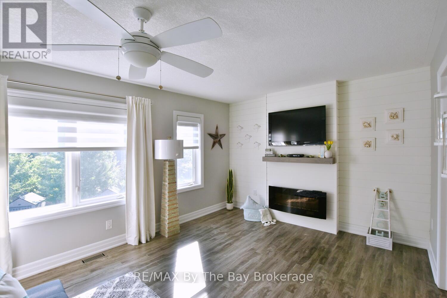 121 45th Street N, Wasaga Beach, Ontario  L9Z 1Z4 - Photo 19 - S12266577