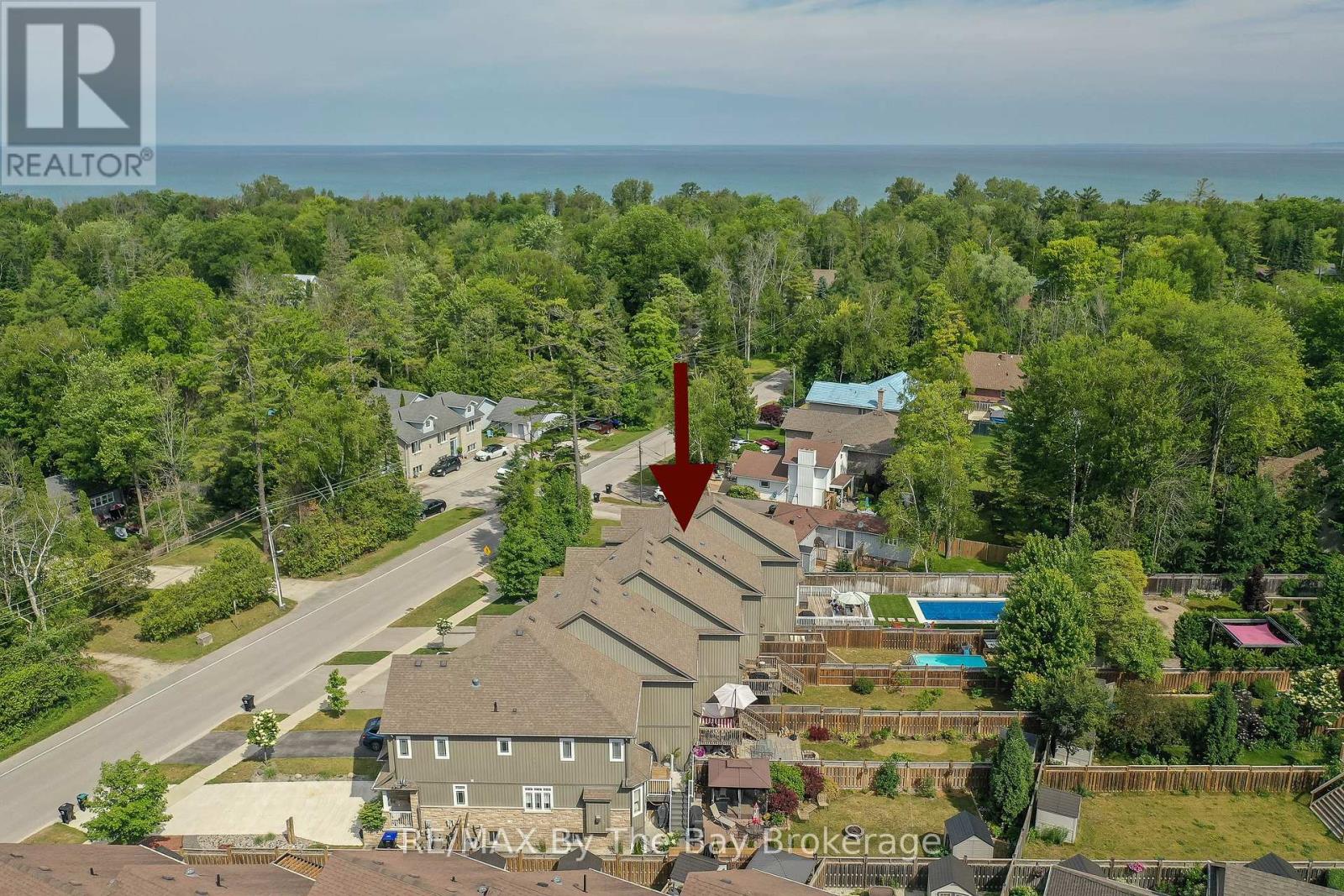 121 45th Street N, Wasaga Beach, Ontario  L9Z 1Z4 - Photo 2 - S12266577