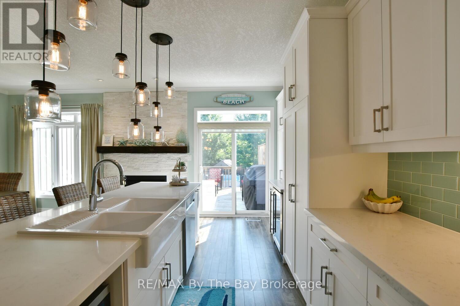 121 45th Street N, Wasaga Beach, Ontario  L9Z 1Z4 - Photo 4 - S12266577