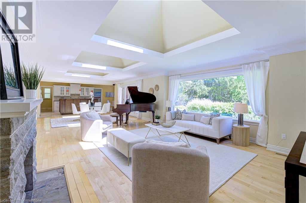 Property at 456 TOWNSEND Avenue image 4