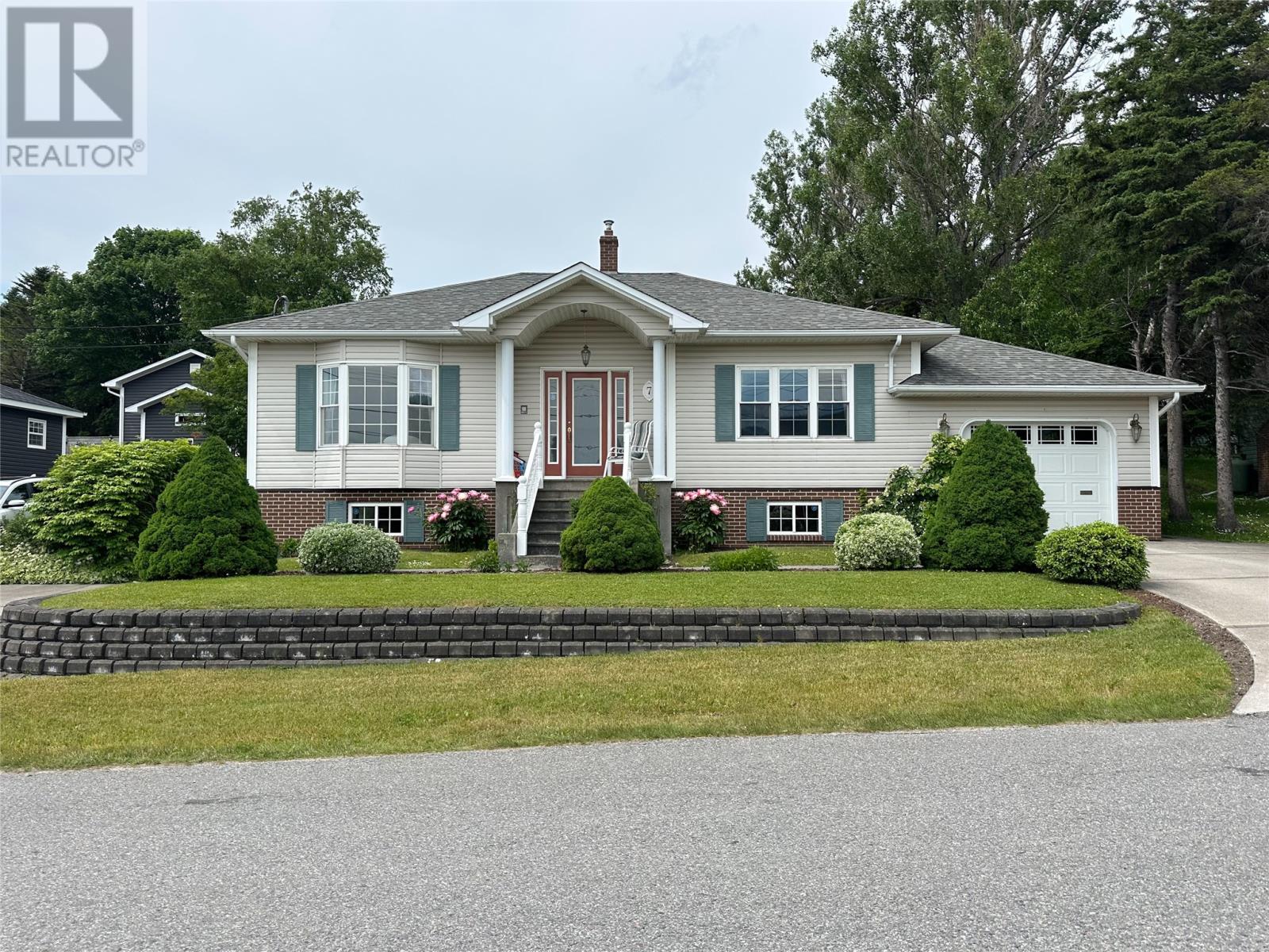 Property at 7 Ingrid Avenue image 4