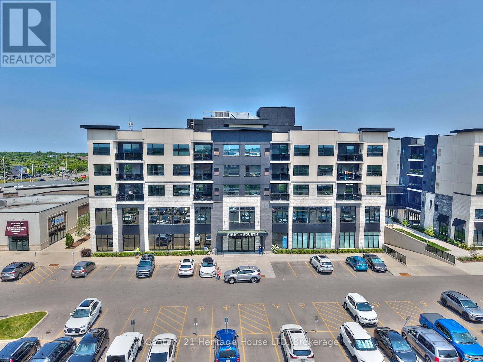 304 - 300g Fourth Avenue, St. Catharines, Ontario  L2S 0E6 - Photo 1 - X12266588