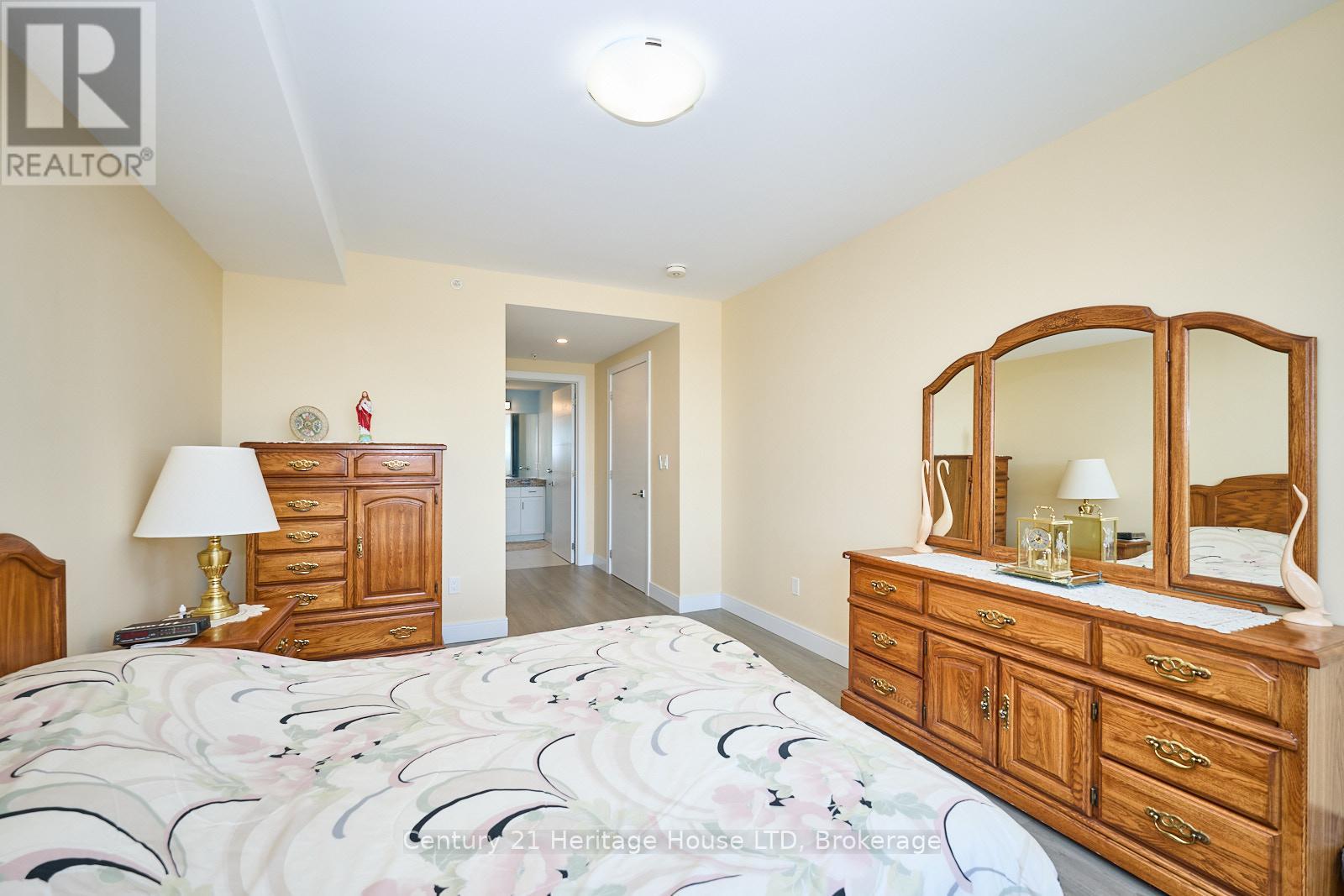 304 - 300g Fourth Avenue, St. Catharines, Ontario  L2S 0E6 - Photo 12 - X12266588