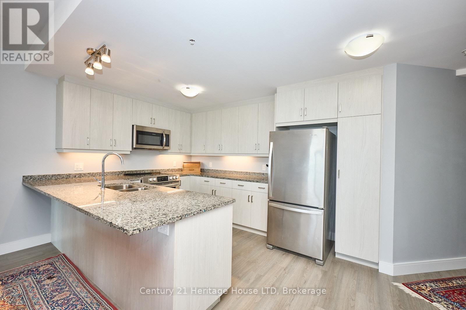 304 - 300g Fourth Avenue, St. Catharines, Ontario  L2S 0E6 - Photo 2 - X12266588