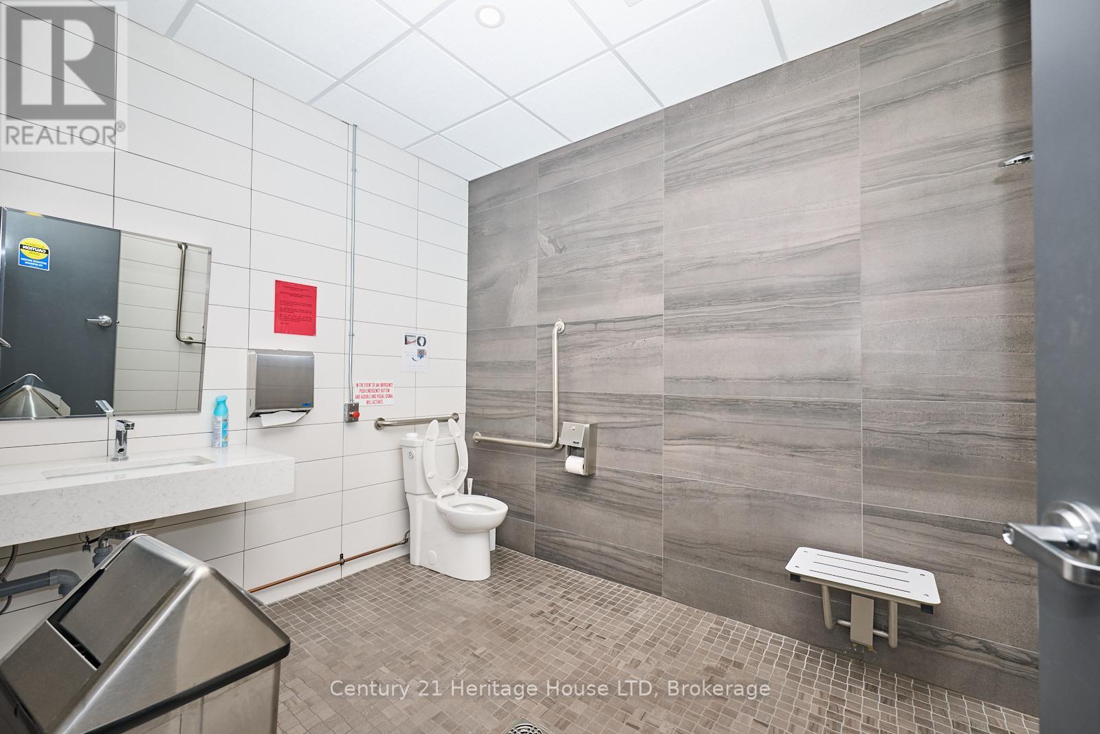 304 - 300g Fourth Avenue, St. Catharines, Ontario  L2S 0E6 - Photo 27 - X12266588