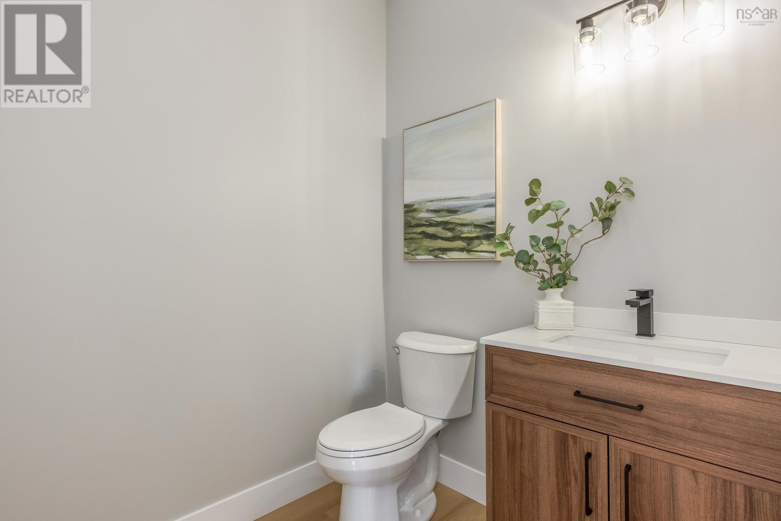 Property at 500 Hemlock Drive image 4