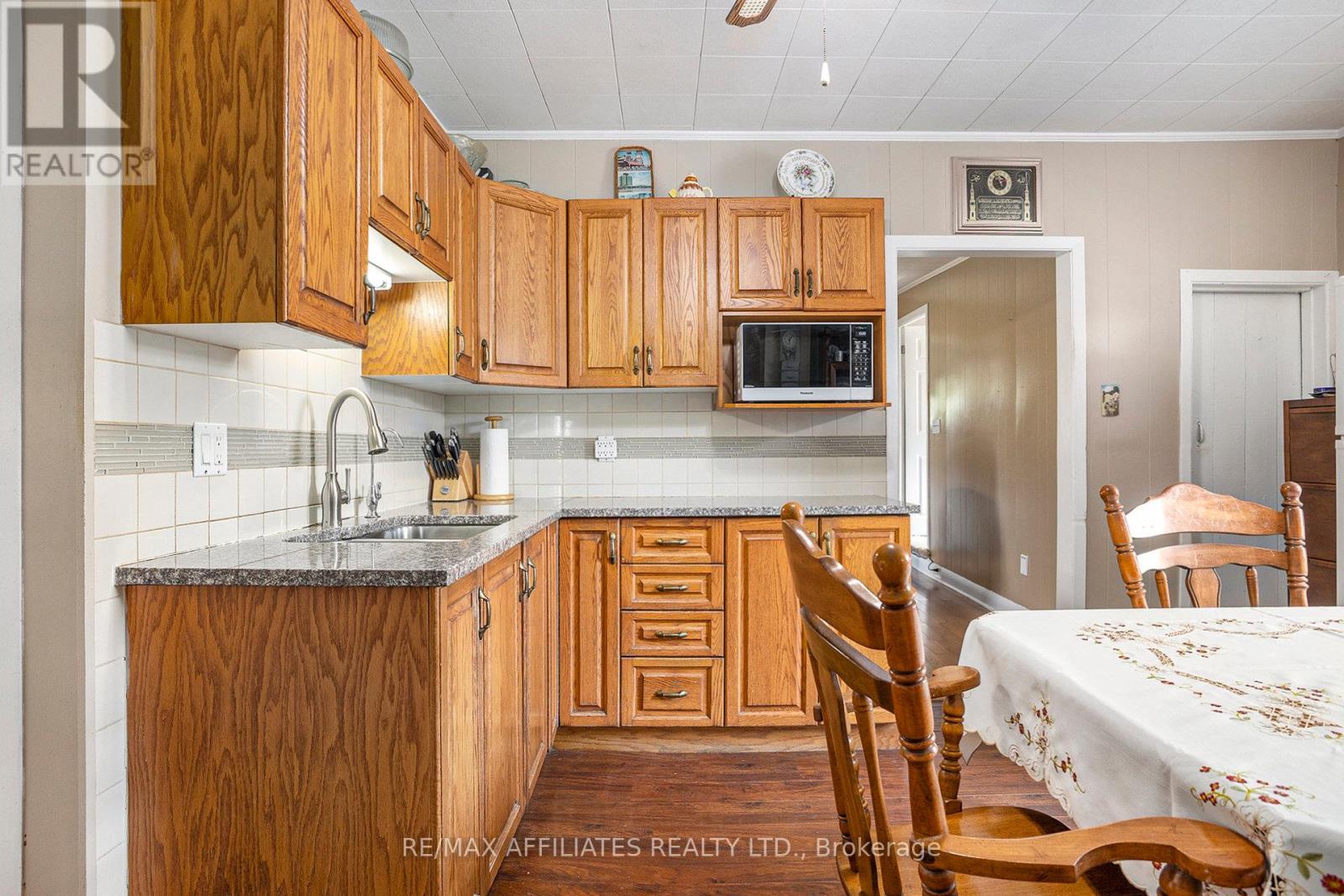3075 County Road, Merrickville-Wolford, Ontario  K0G 1N0 - Photo 9 - X12266584