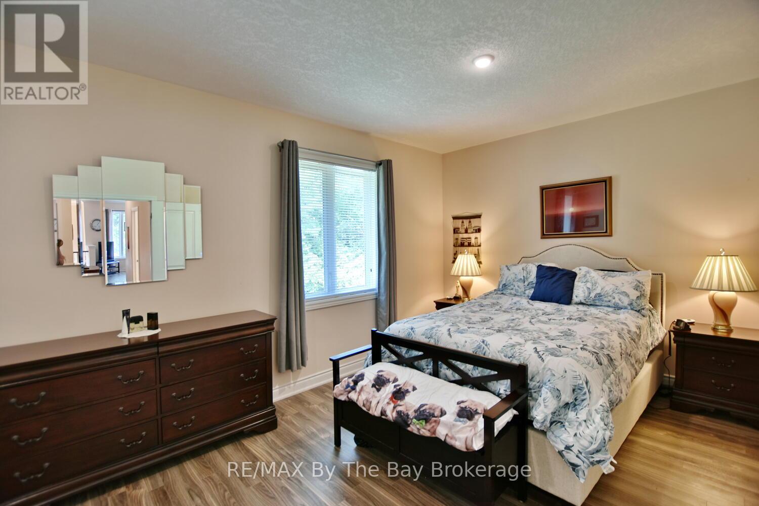 142 Sunnidale Road S, Wasaga Beach, Ontario  L9Z 2S8 - Photo 13 - S12266576