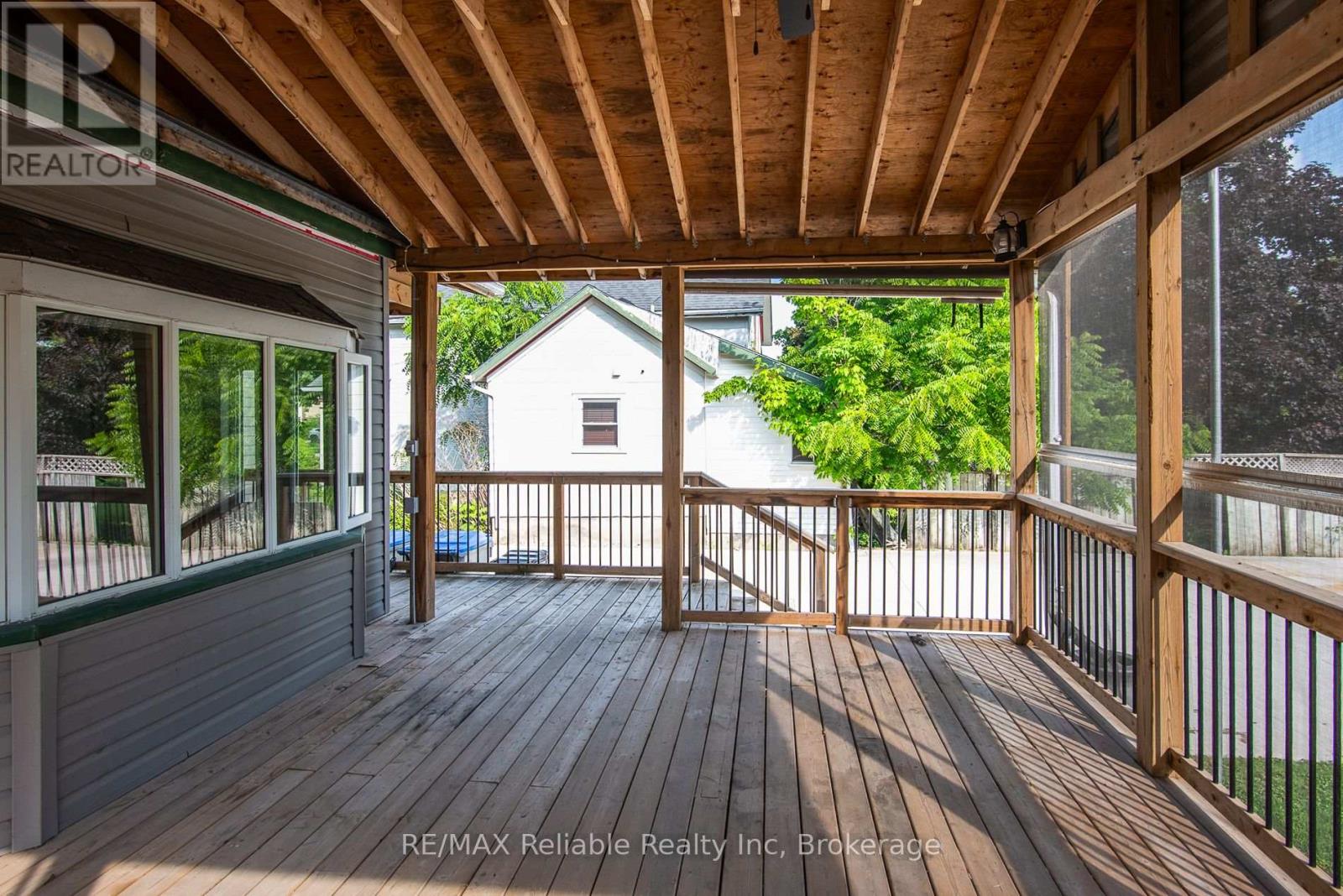 41 John Street, Huron East (Seaforth), Ontario  N0K 1W0 - Photo 11 - X12264629