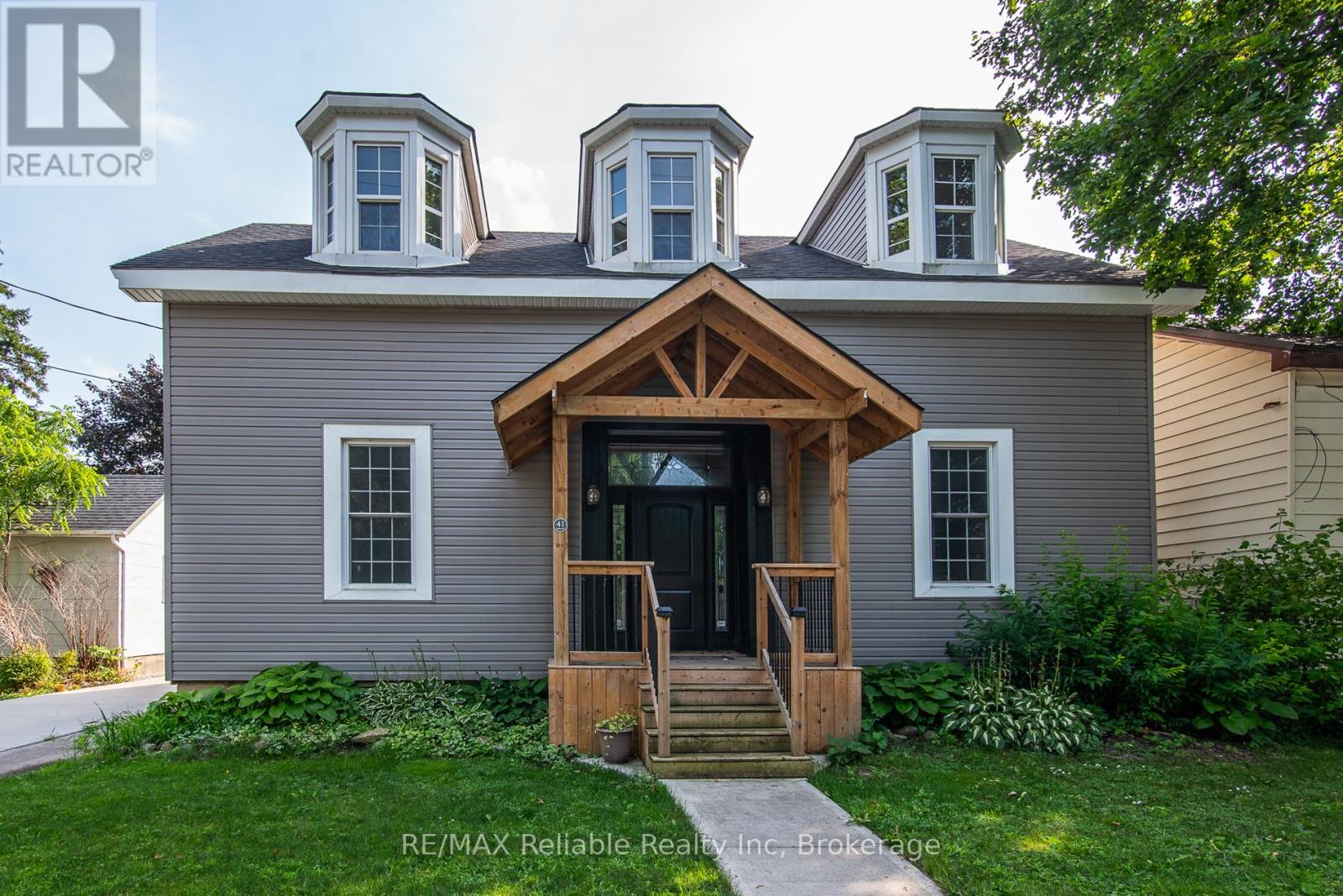 41 John Street, Huron East (Seaforth), Ontario  N0K 1W0 - Photo 3 - X12264629