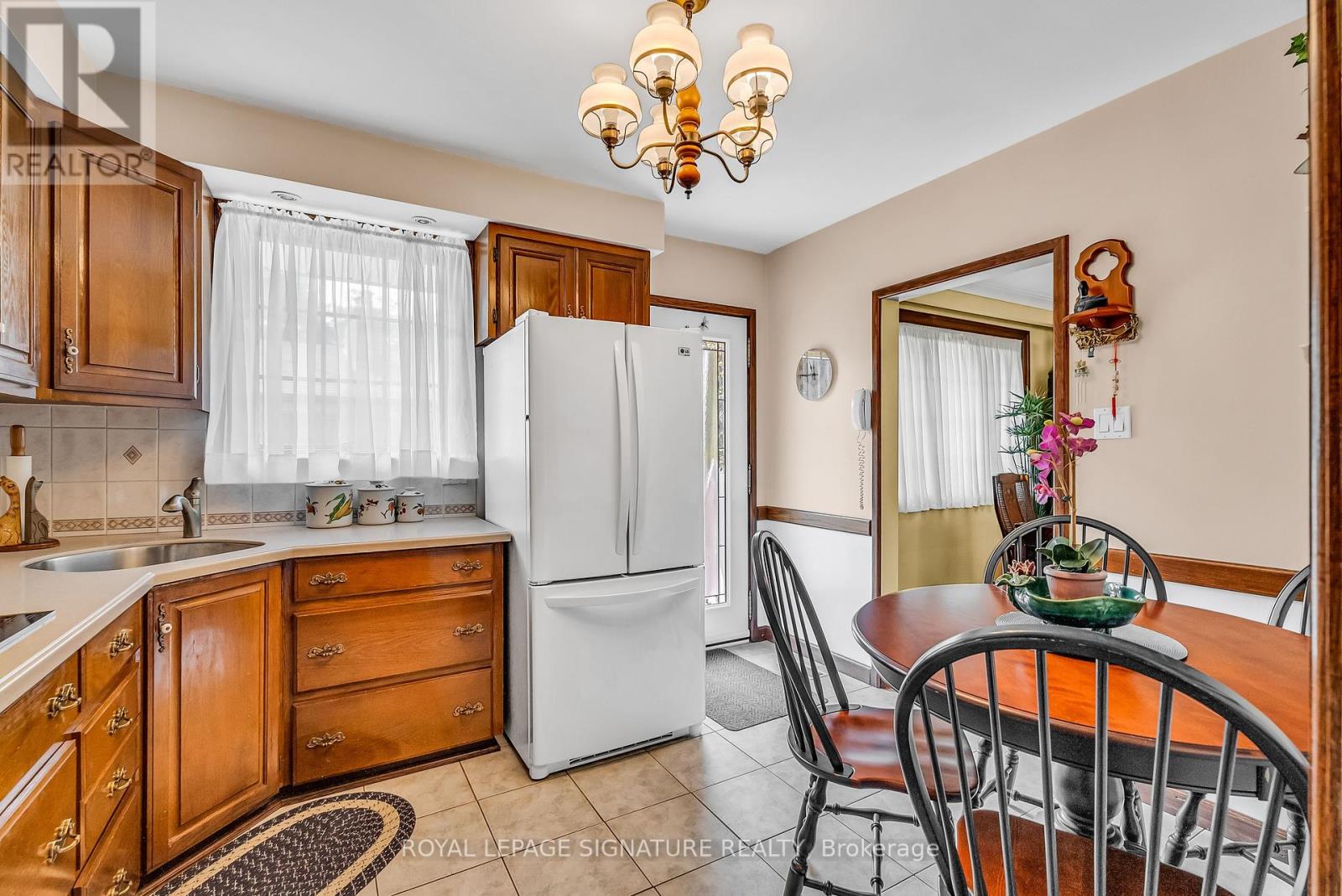 18 Verlaine Place, Toronto (Bendale), Ontario  M1P 3X3 - Photo 13 - E12266548