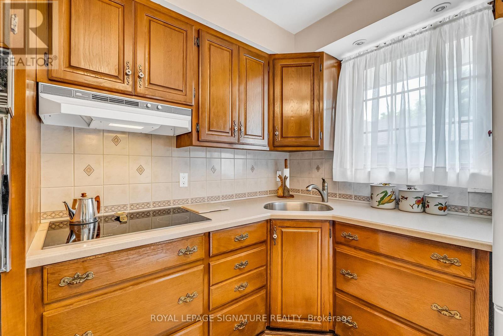 18 Verlaine Place, Toronto (Bendale), Ontario  M1P 3X3 - Photo 15 - E12266548