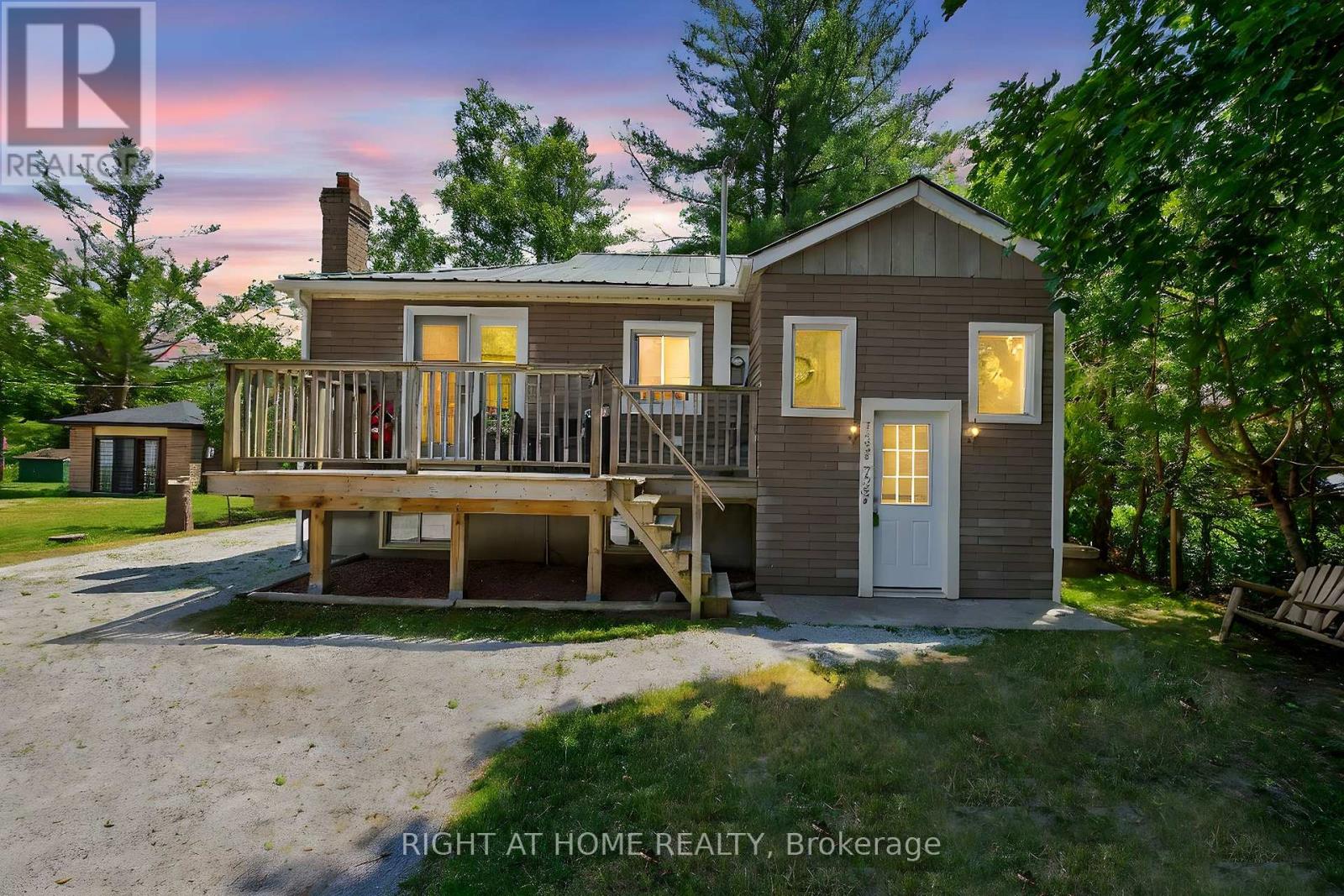 Property at 735 PINEGROVE AVENUE image 1