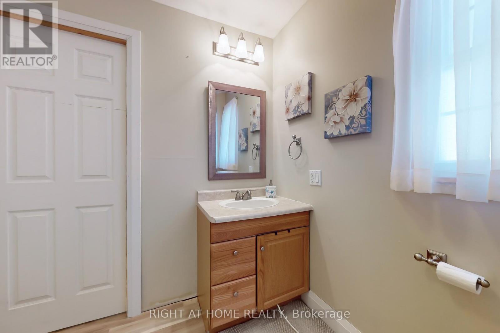 36 Hills Road, Kawartha Lakes (Bobcaygeon), Ontario  K0M 1A0 - Photo 17 - X12266547