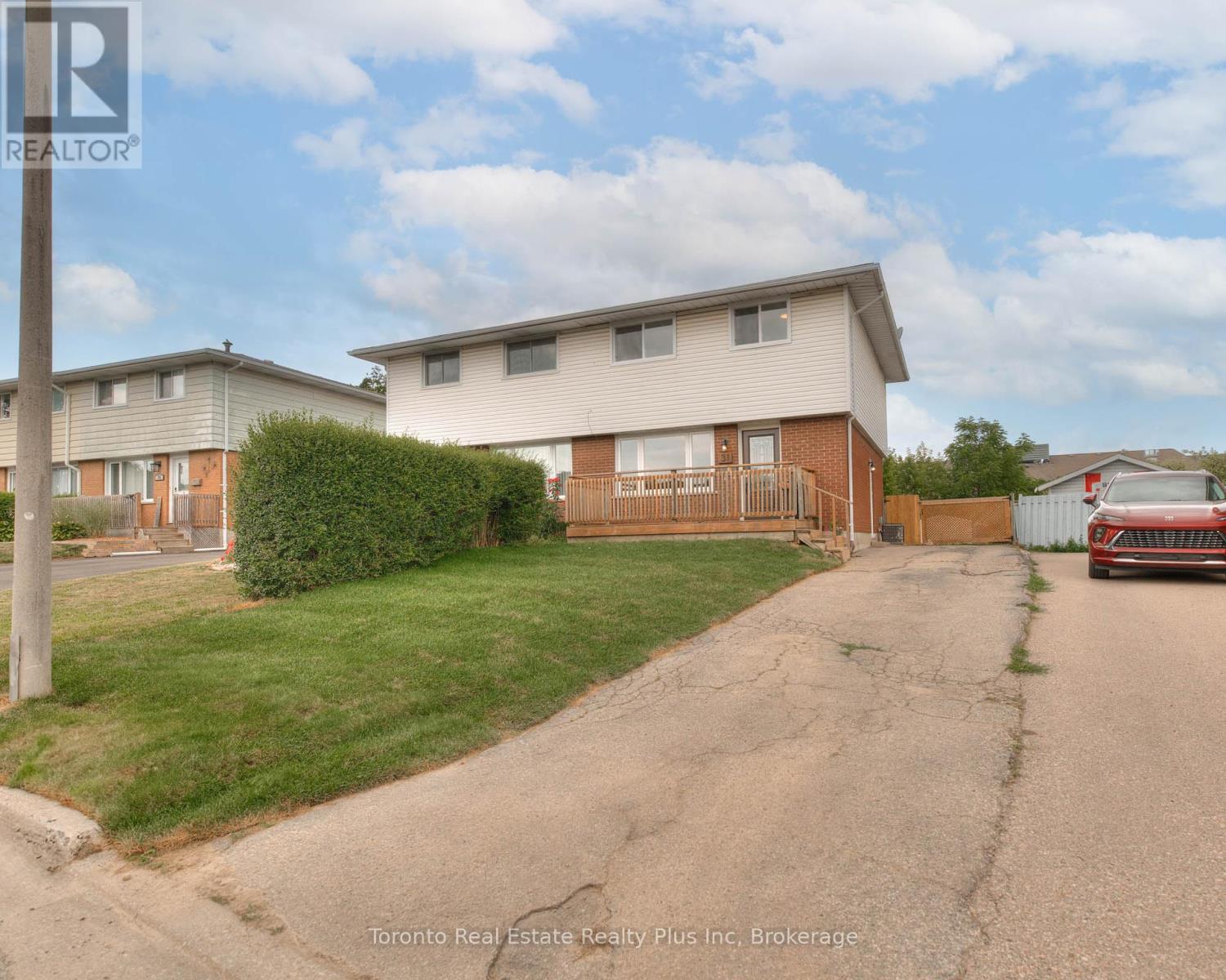 Property at 31 ROBERTS CRESCENT image 2