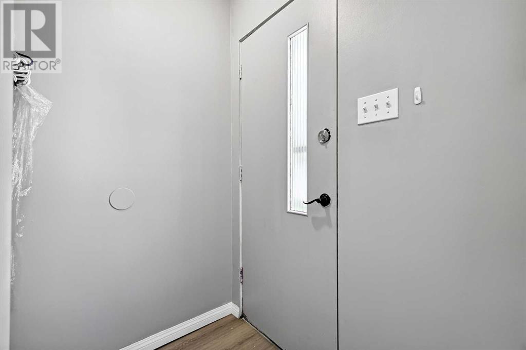 Property at 3122 42 Street SW image 4