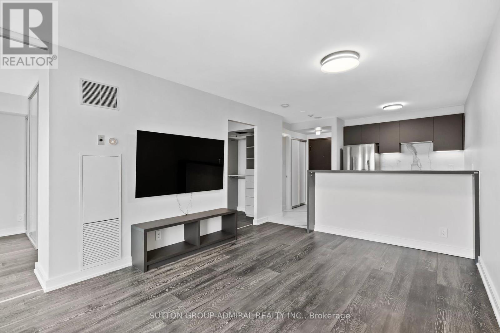 1910 - 10 Yonge Street, Toronto, Ontario  M5E 1R4 - Photo 11 - C12266262