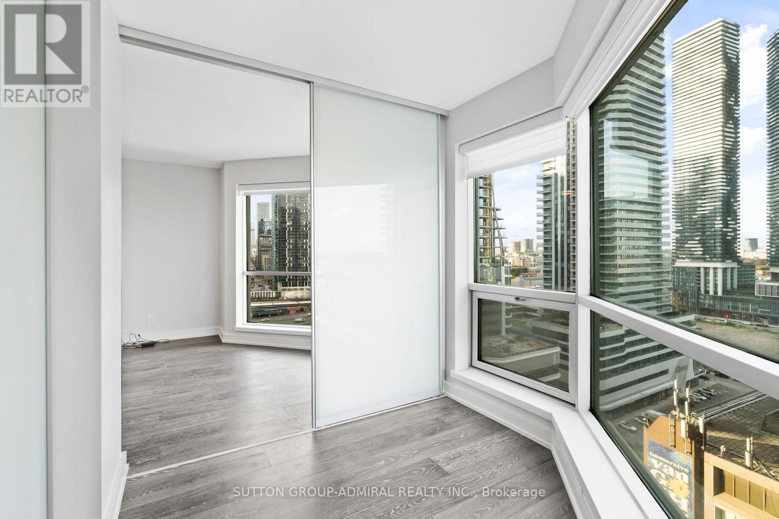 1910 - 10 Yonge Street, Toronto, Ontario  M5E 1R4 - Photo 8 - C12266262
