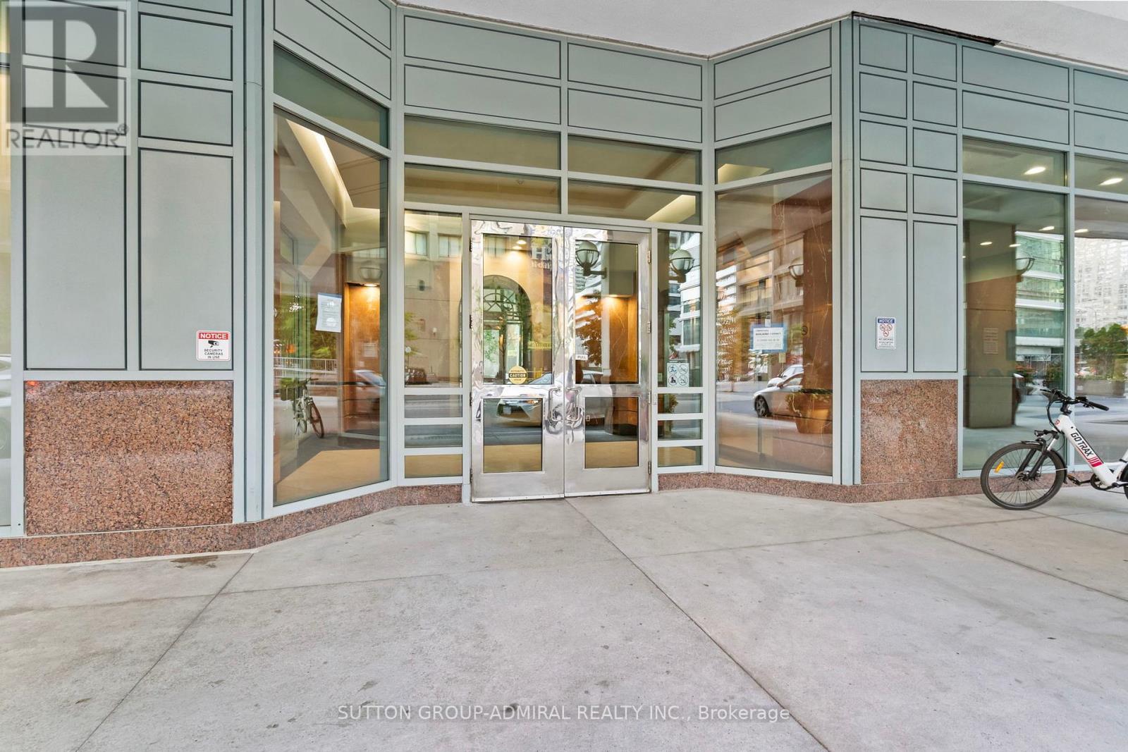 1910 - 10 Yonge Street, Toronto, Ontario  M5E 1R4 - Photo 16 - C12266262