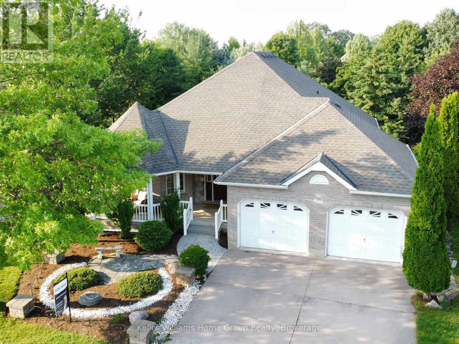 Property at 38 OAKRIDGE CRESCENT image 1