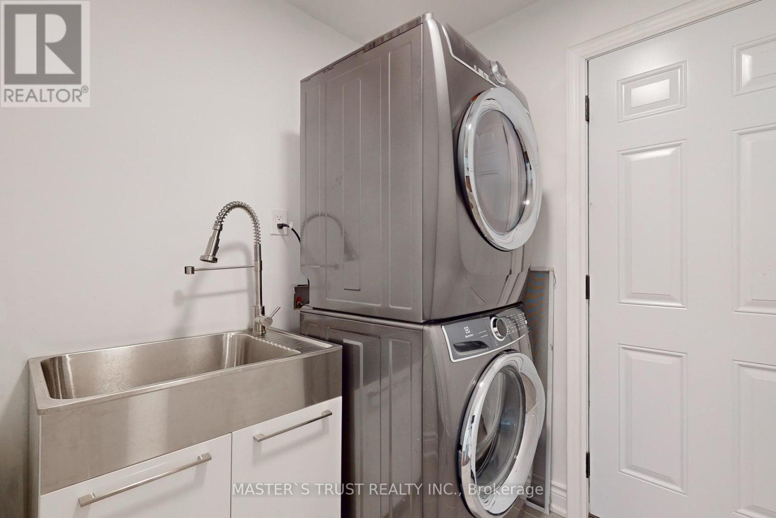 22105 Loyalist Parkway N, Quinte West, Ontario  K0K 1L0 - Photo 11 - X12258988