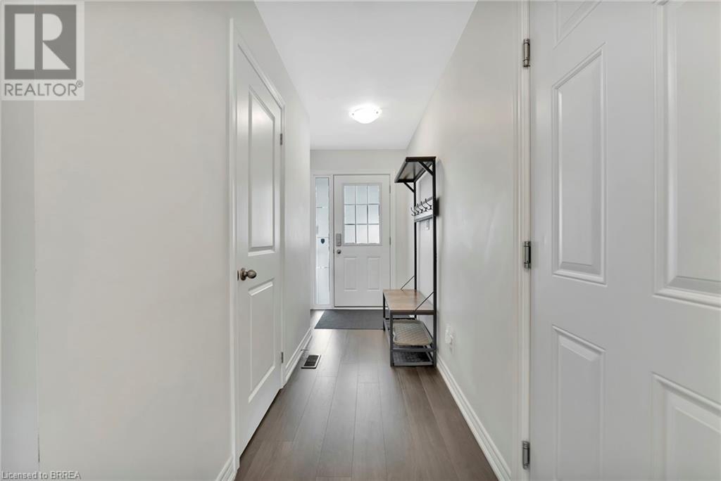 Property at 263 OWEN Street image 3