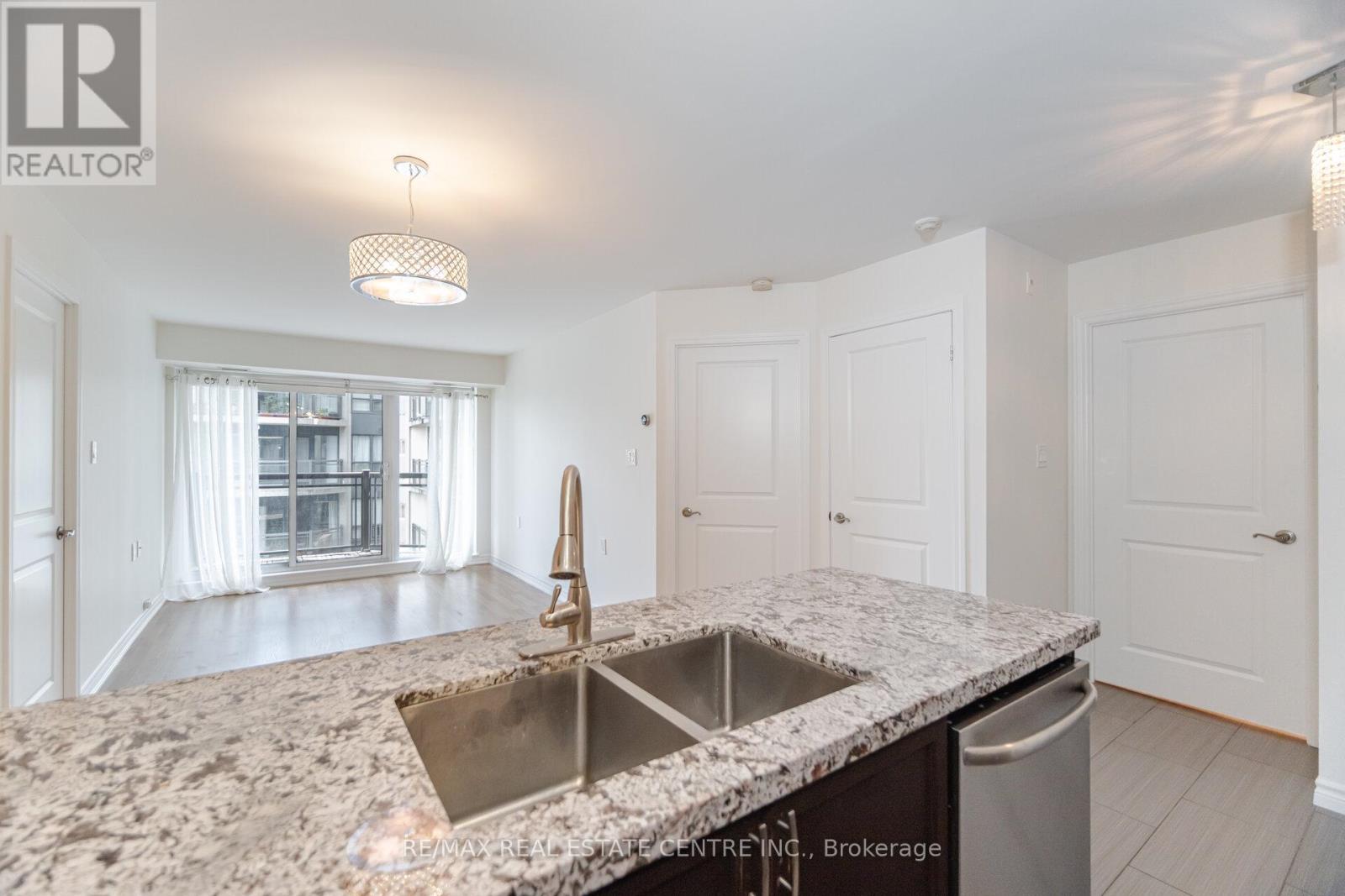 616 - 872 Sheppard Avenue W, Toronto, Ontario  M3H 5V5 - Photo 10 - C12266609