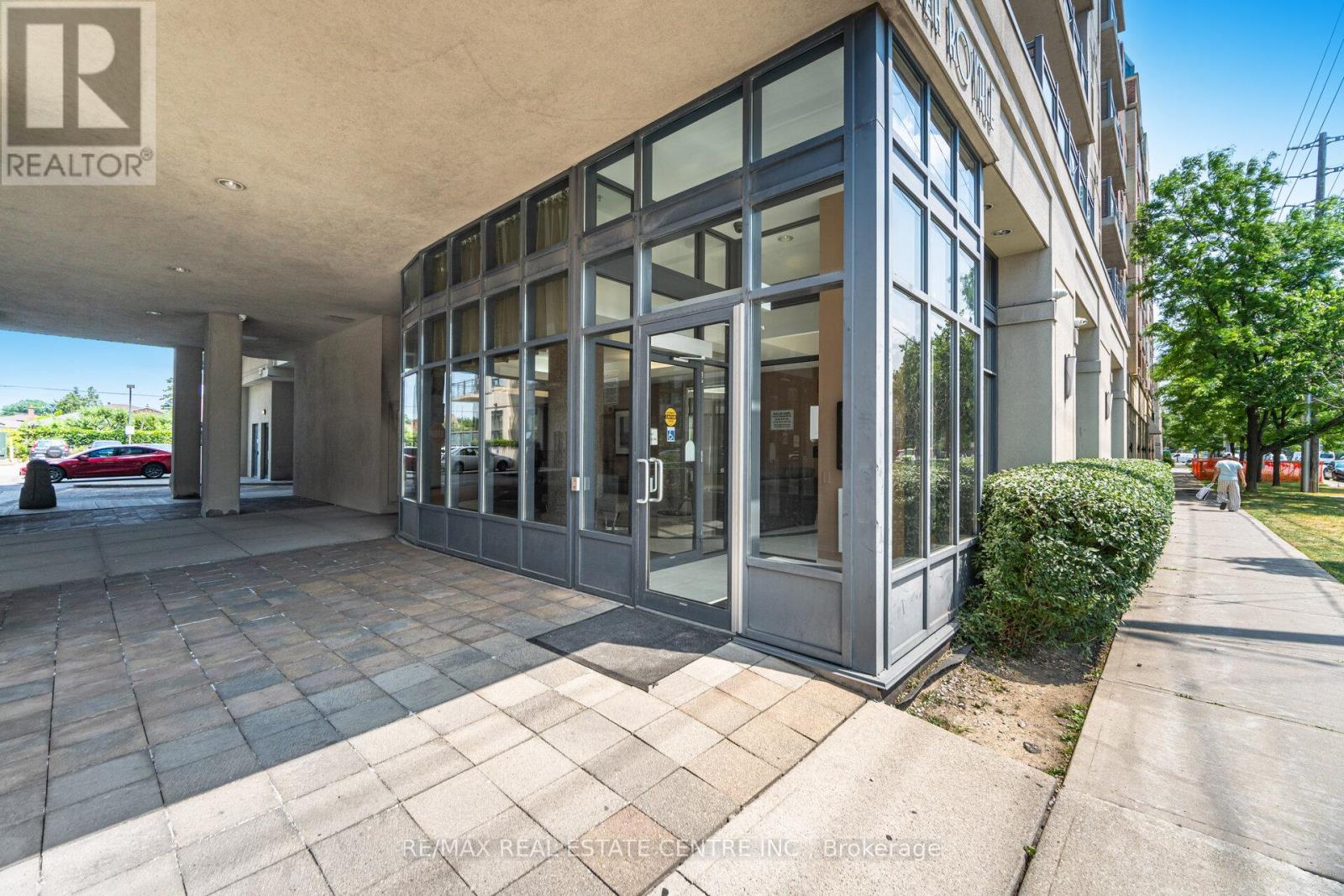 616 - 872 Sheppard Avenue W, Toronto, Ontario  M3H 5V5 - Photo 2 - C12266609