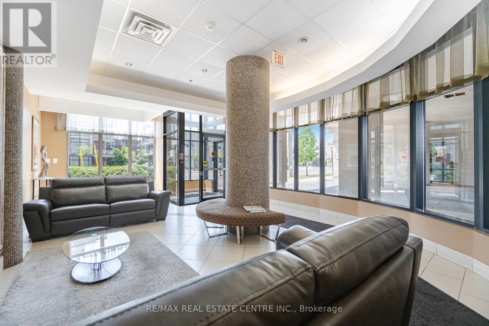 616 - 872 Sheppard Avenue W, Toronto, Ontario  M3H 5V5 - Photo 3 - C12266609
