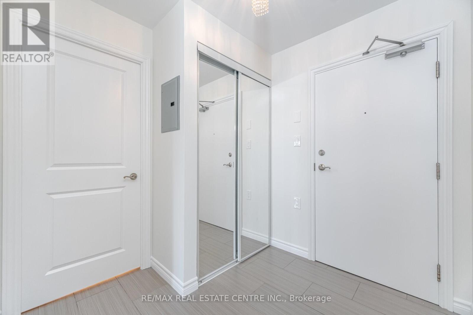 616 - 872 Sheppard Avenue W, Toronto, Ontario  M3H 5V5 - Photo 6 - C12266609