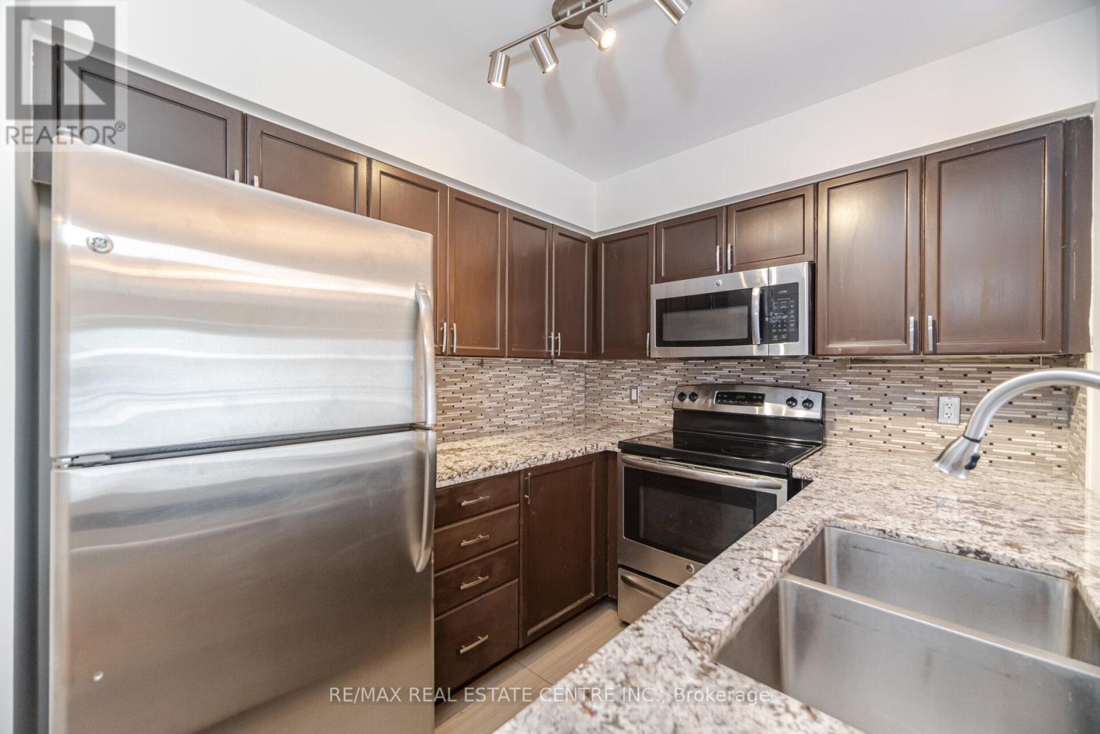 616 - 872 Sheppard Avenue W, Toronto, Ontario  M3H 5V5 - Photo 9 - C12266609