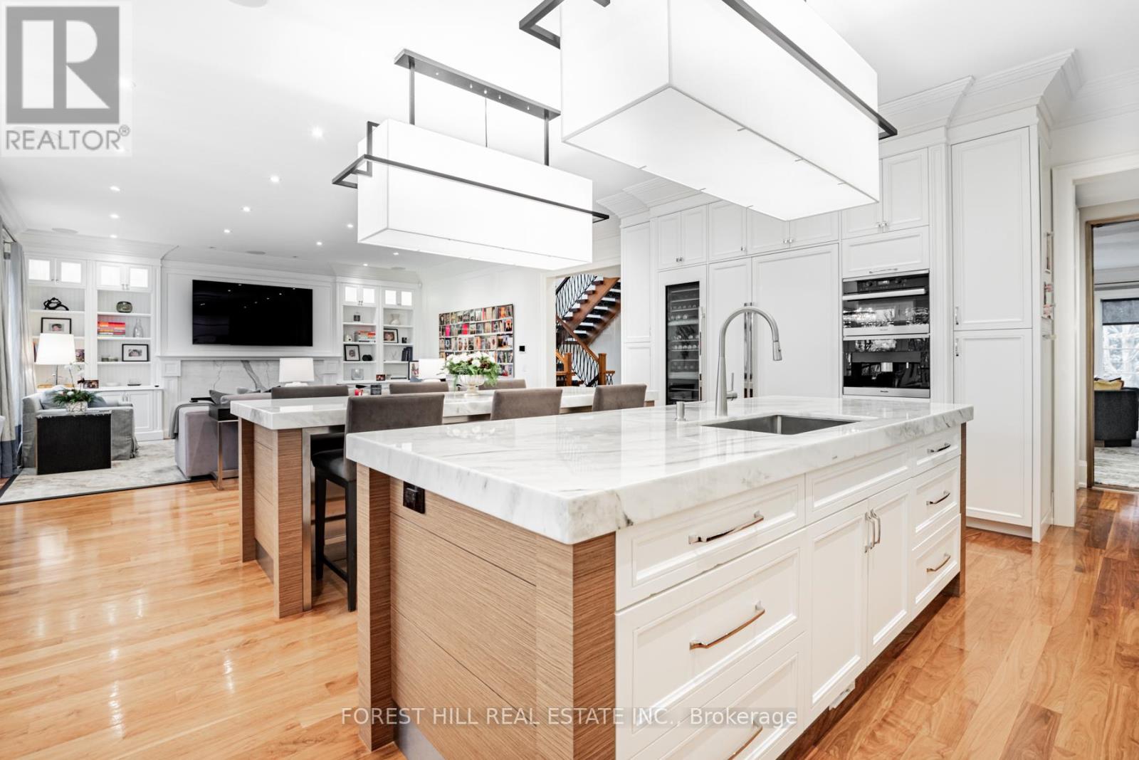 9 Dewbourne Avenue, Toronto (Forest Hill South), Ontario  M5P 1Z1 - Photo 7 - C12266636