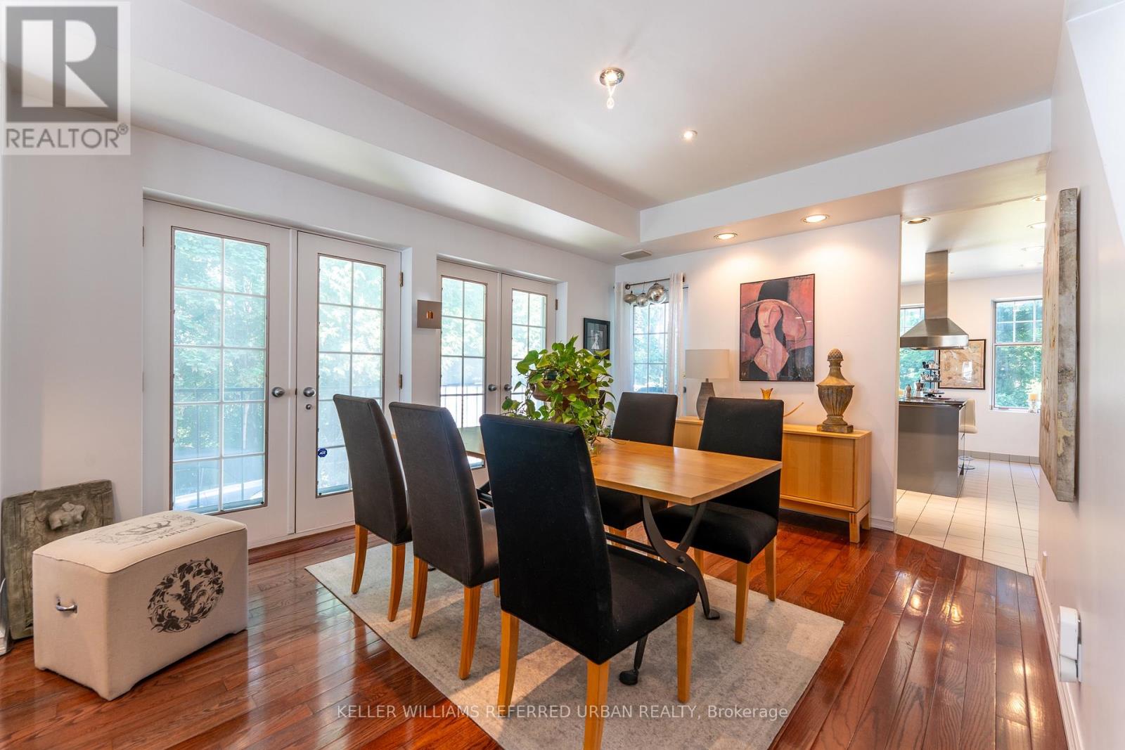 Property at 18 EASTMOUNT AVENUE image 3