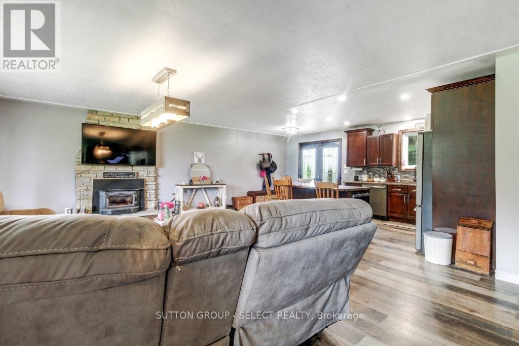 16791 Wyton Road, Thames Centre, Ontario  N0M 2P0 - Photo 20 - X12215116