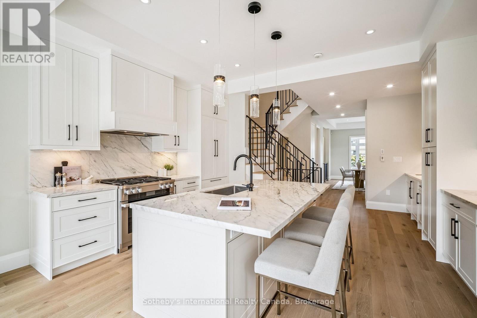 249 Rebecca Street, Oakville, Ontario  L6K 2W4 - Photo 11 - W12266683