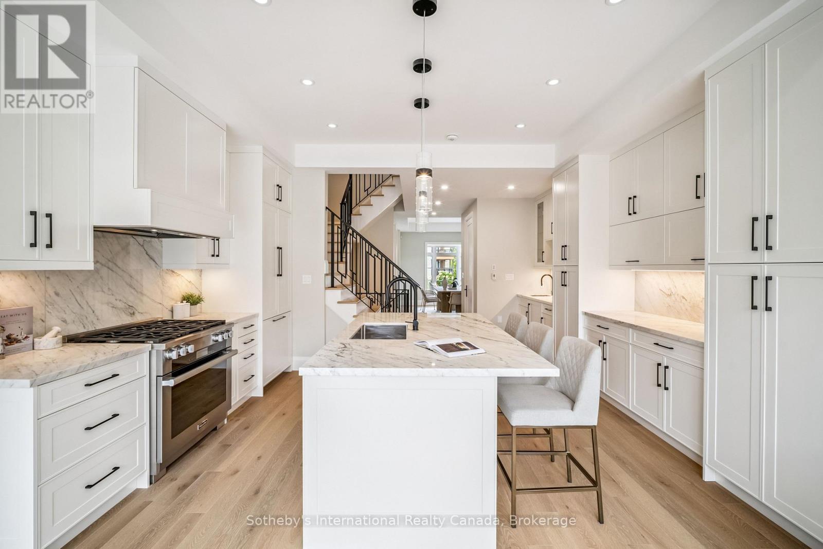 249 Rebecca Street, Oakville, Ontario  L6K 2W4 - Photo 12 - W12266683
